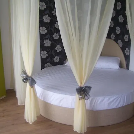 Studio Romantika